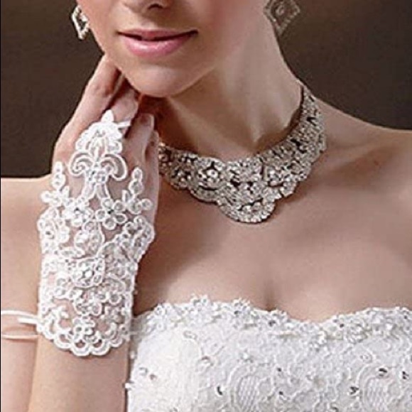 White Lace Gloves, Beaded Crochet Wedding Accessories , Bride Fingerless Gloves - Picture 3 of 11